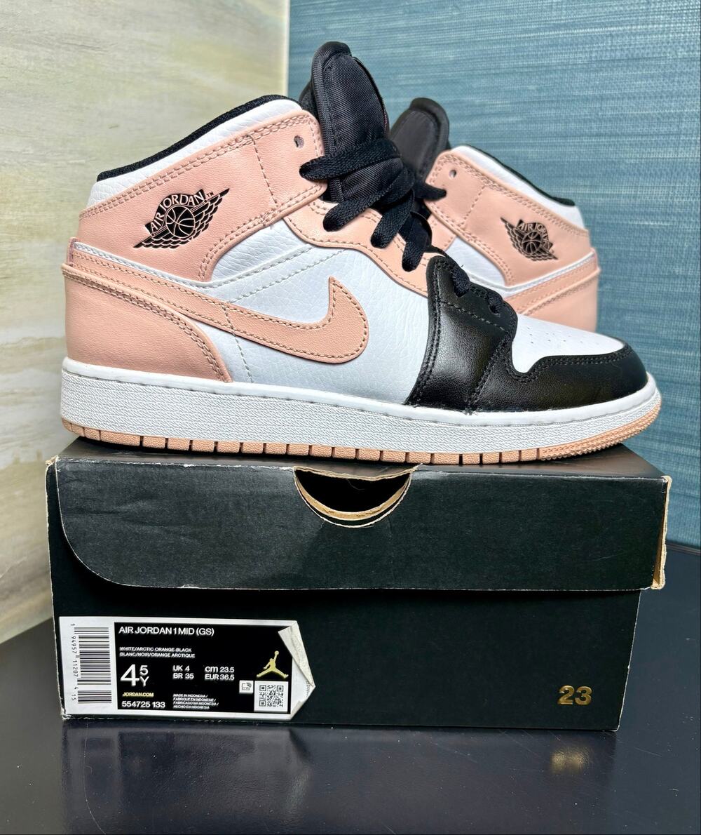 Jordan Kids Sneakers in Pink, Black, White